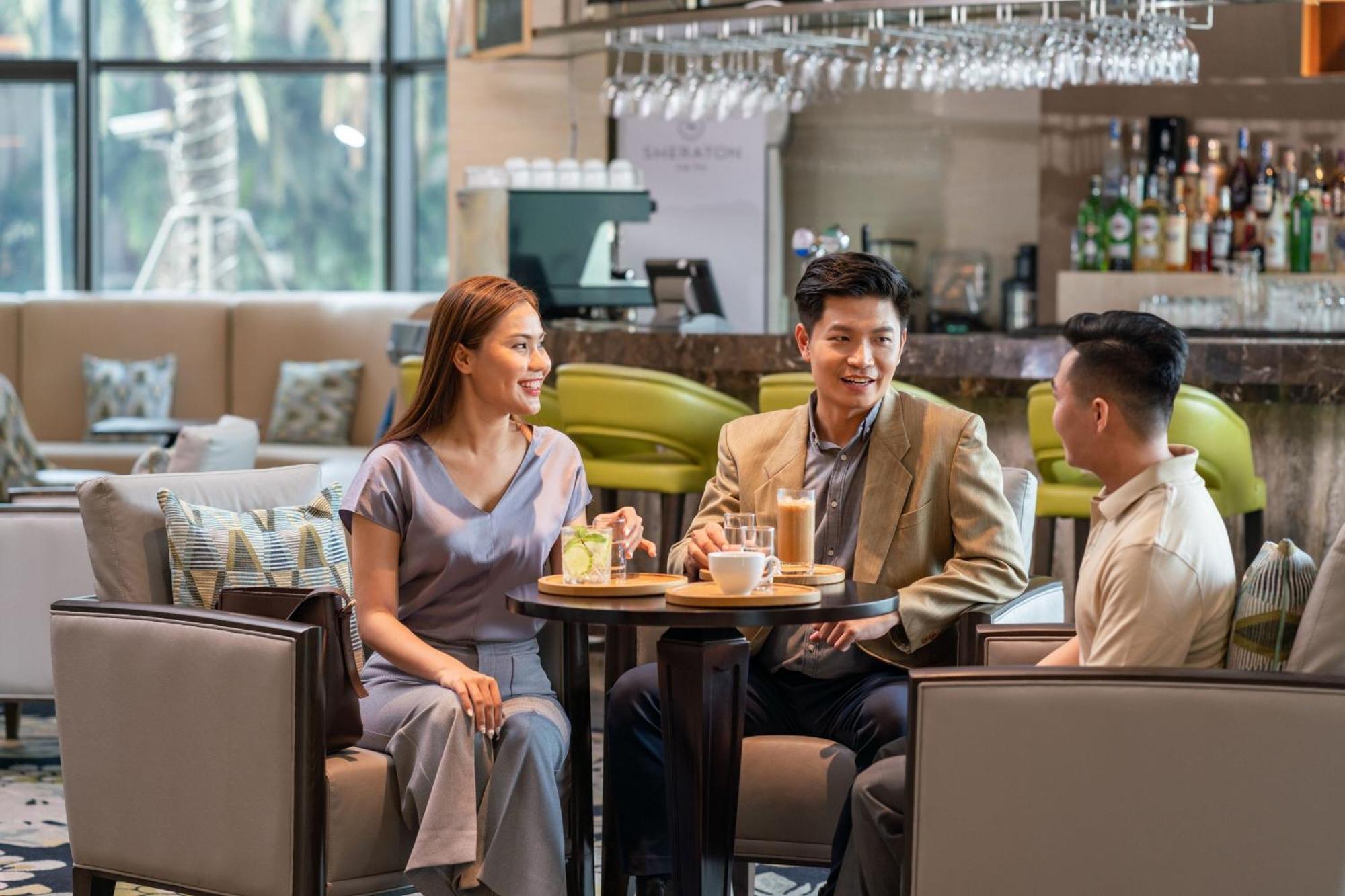 Sheraton Can Tho Εξωτερικό φωτογραφία The Lounge at Hong Kong International Airport
